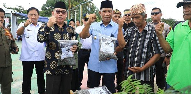 Hari Jadi Desa Gunung Sari ke-28, Bupati Bulungan Syarwani Lihat Produk Inovatif dari Program TAKE